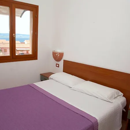 Aparthotel A.i.r. Borgo Di Mare Isola Rossa (Sassari)