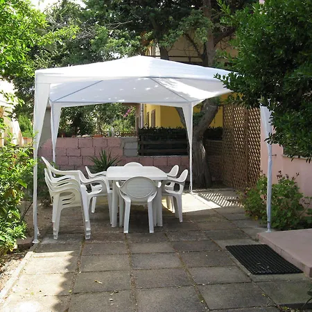 A.i.r. Borgo Di Mare 3* イーゾラ・ロッサ