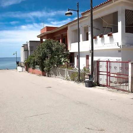 アパートホテル A.i.r. Borgo Di Mare イーゾラ・ロッサ