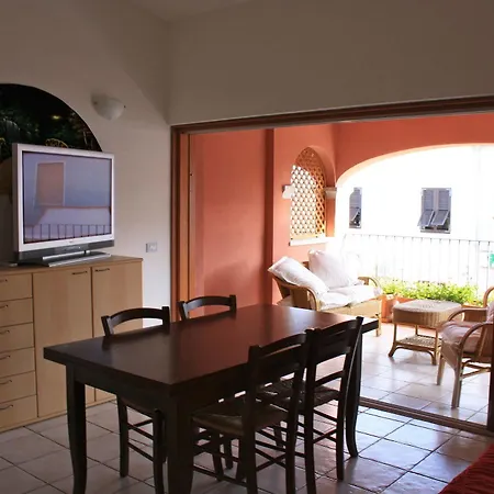 Aparthotel A.i.r. Borgo Di Mare 2*