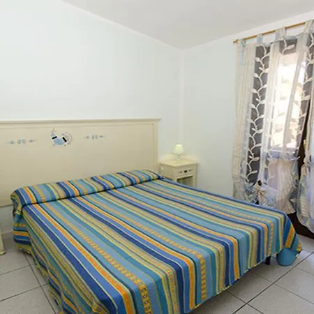 Aparthotel A.i.r. Borgo Di Mare Isola Rossa (Sassari)